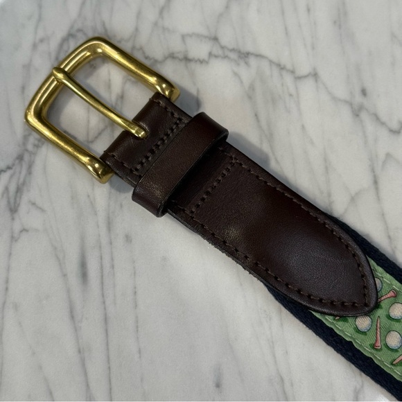 Vineyard Vines men’s canvas club belt, blue/green/white golf balls/tees, 40.5” - Picture 3 of 5